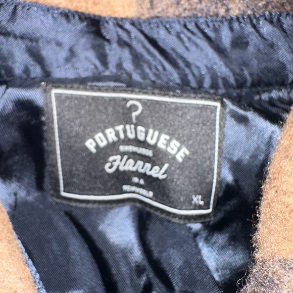 Men's Plaid Casual Button Down Shirt - Picture 2 of 4